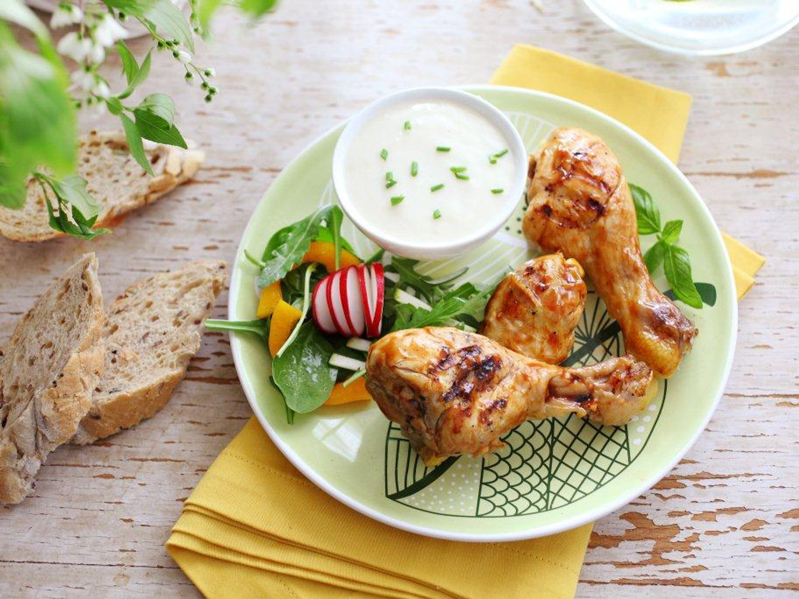 Chicken drumsticks with onion sauce - Vegeta