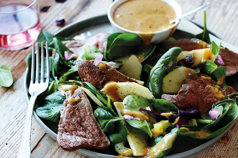Deer fillet mignon salad - Vegeta
